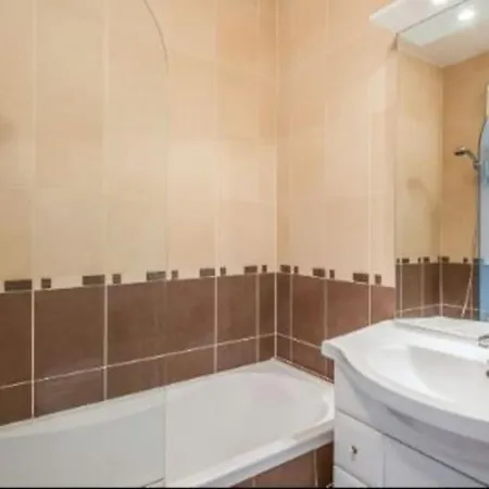 T2 Avec Terrasse Proche Commerces Et Plages 아파트