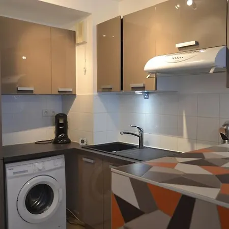 Apartment T2 Avec Terrasse Proche Commerces Et Plages