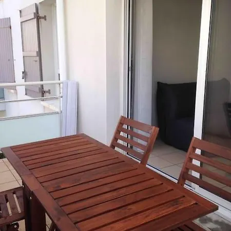 T2 Avec Terrasse Proche Commerces Et Plages 아파트 *